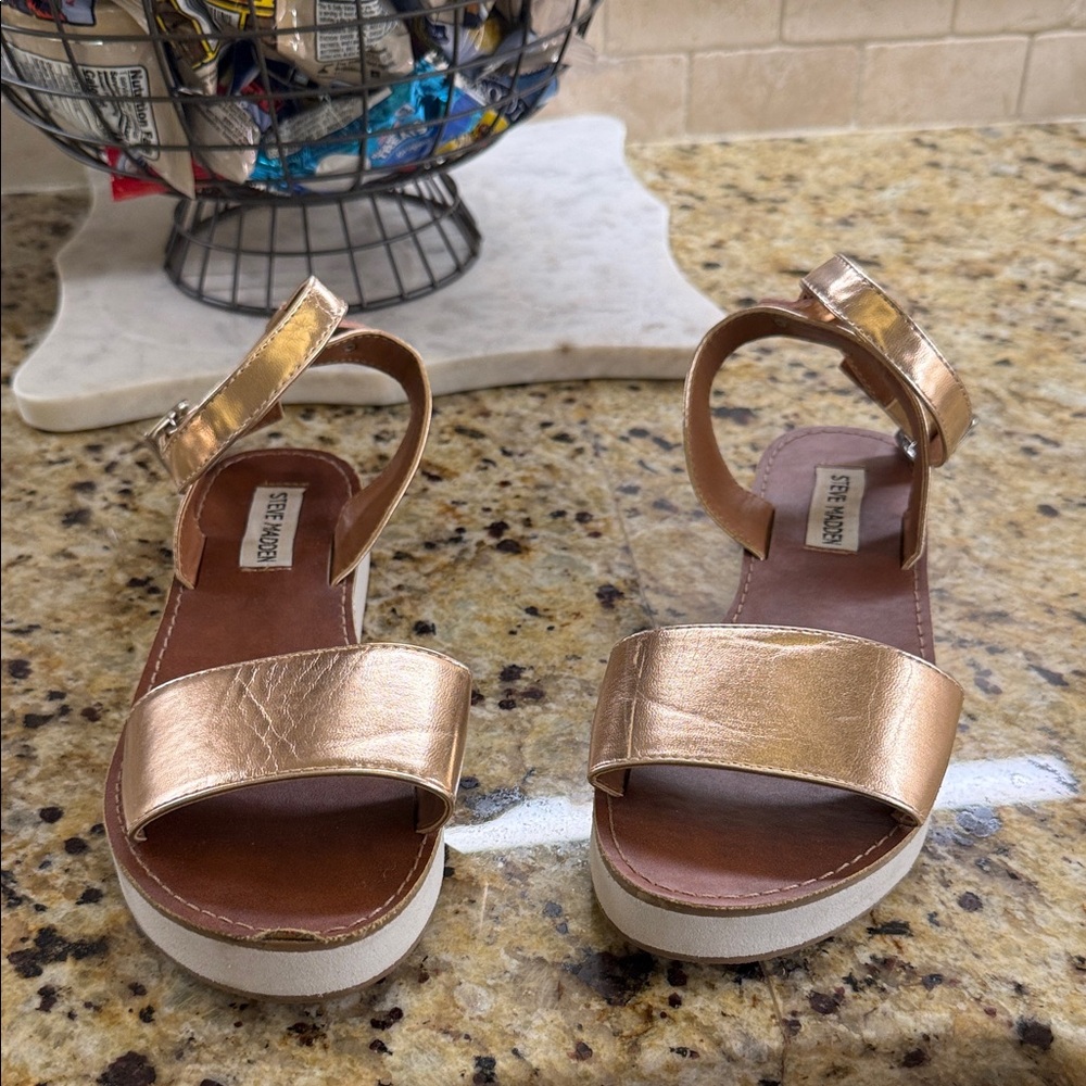 Steve Madden Metallic Rose Gold Platform Sandals